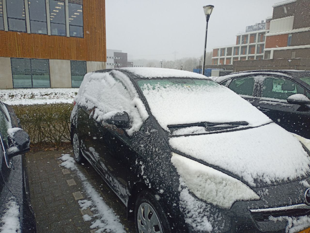 Auto in de sneeuw